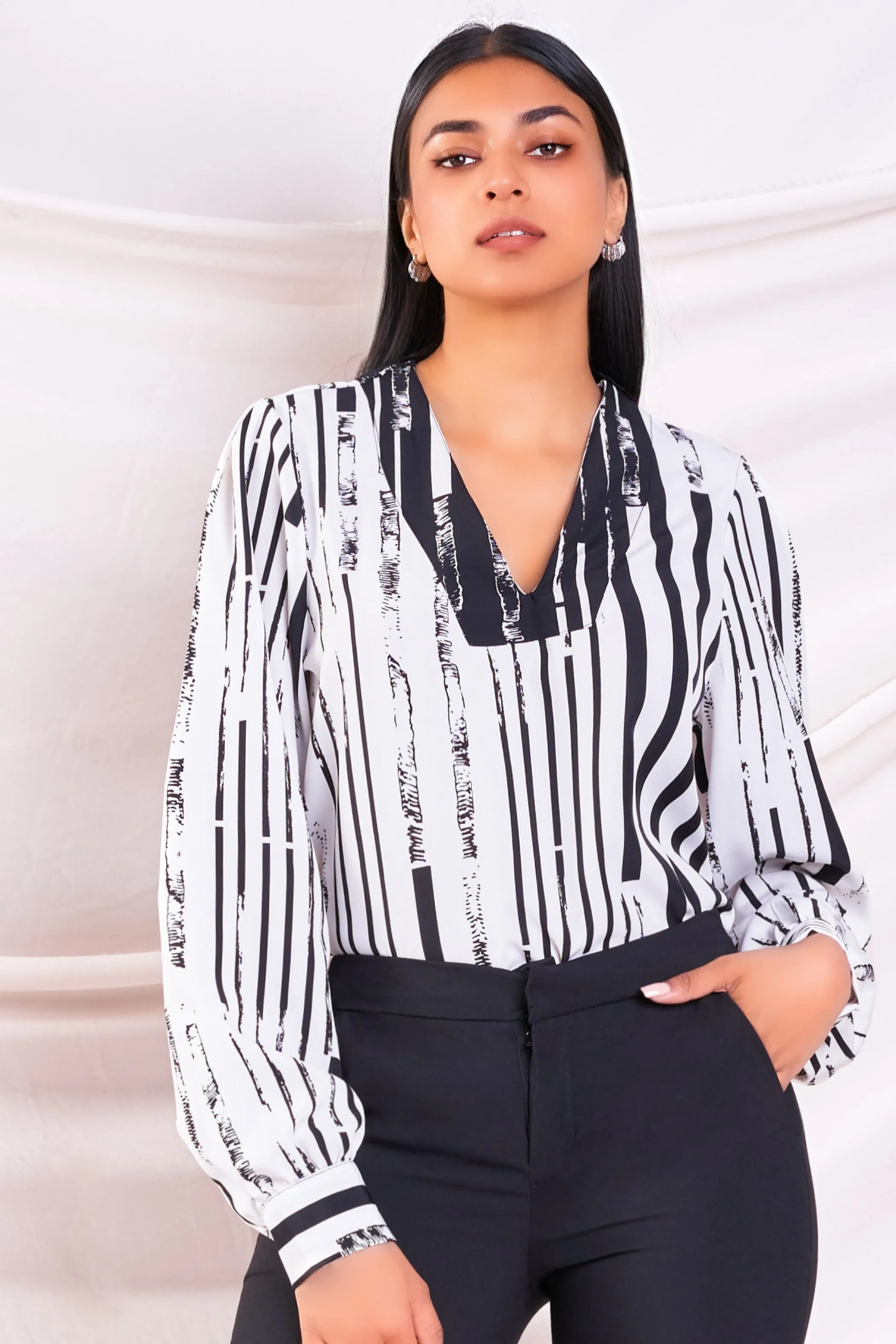 Black & White Printed V Neck Top